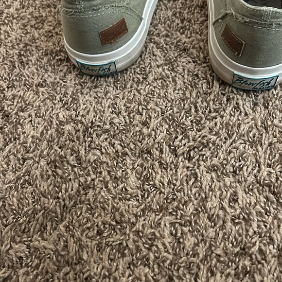 Blowfish Green Slip on Sneakers - Picture 3 of 4